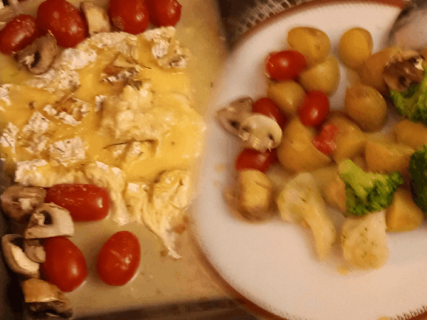 Photo réelle de la recette Camembert au four et petits légumes