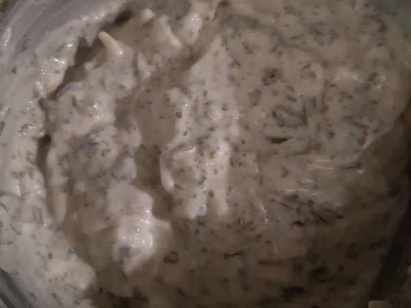 Illustration de Sauce tartare "rapide" maison