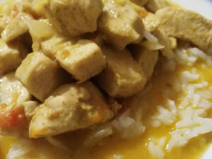 Read more about the article Curry de poulet au lait de coco